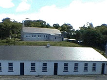 Ógtheagmháil Leitir Fraic, Lasmuigh